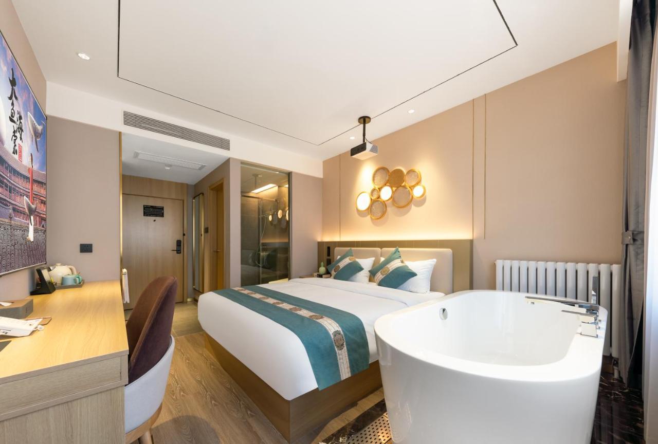 Hotel East Sacred Hotel: Tiananmen Square Proximity With Tourism Services