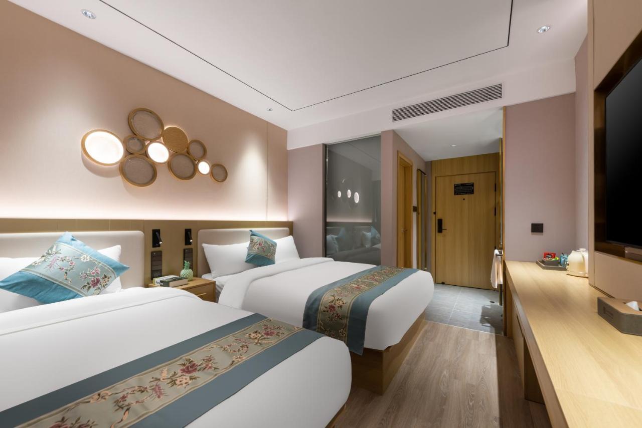 East Sacred Hotel: Tiananmen Square Proximity With Tourism Services 5* Beijing