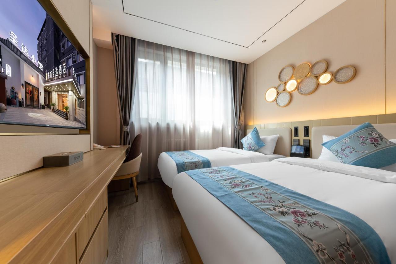 Hotel East Sacred Hotel: Tiananmen Square Proximity With Tourism Services