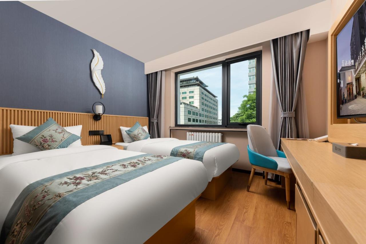 East Sacred Hotel: Tiananmen Square Proximity With Tourism Services 5* Beijing
