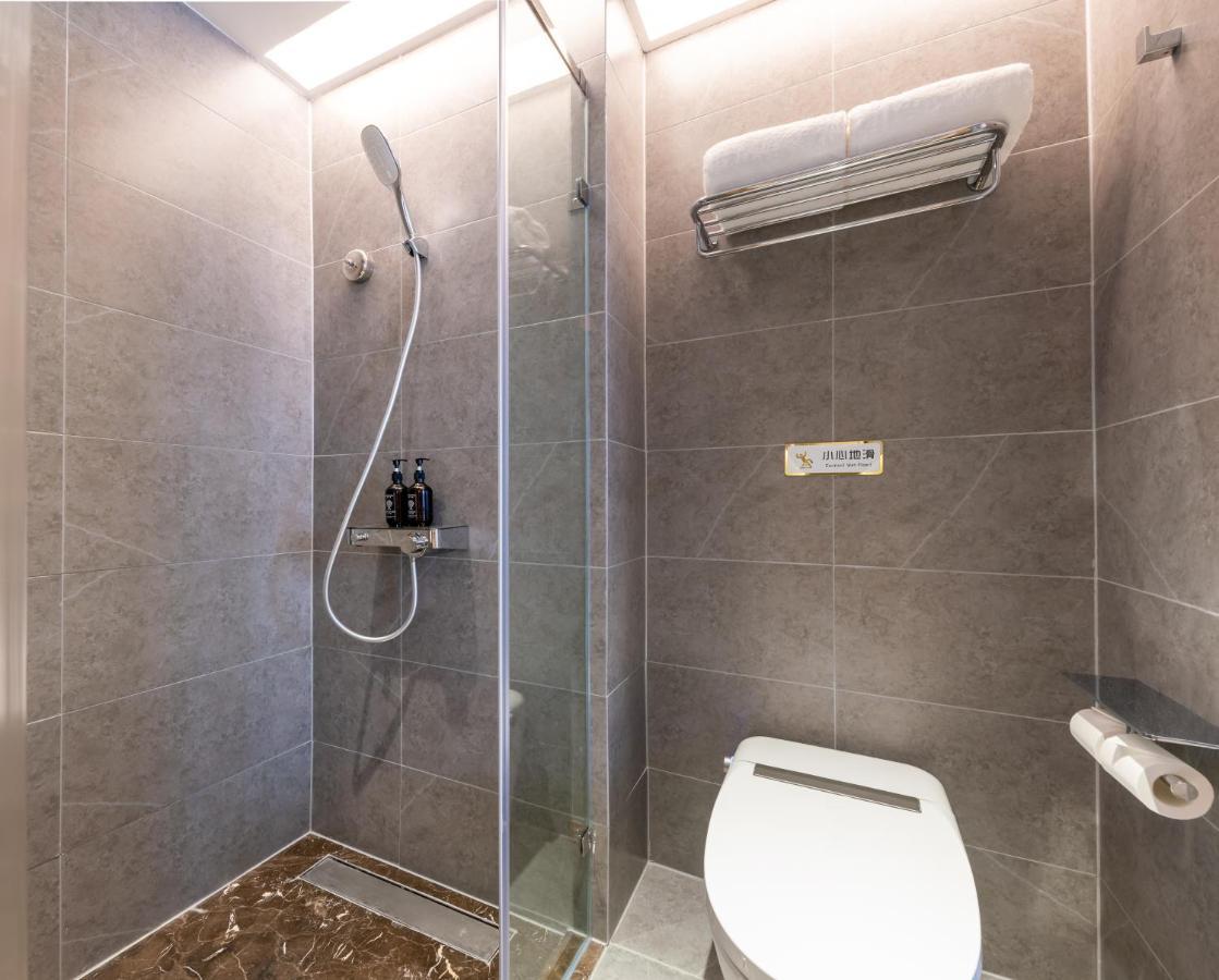 East Sacred Hotel: Tiananmen Square Proximity With Tourism Services Hotel 5*