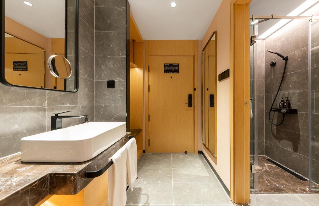 East Sacred Hotel: Tiananmen Square Proximity With Tourism Services Hotel Beijing