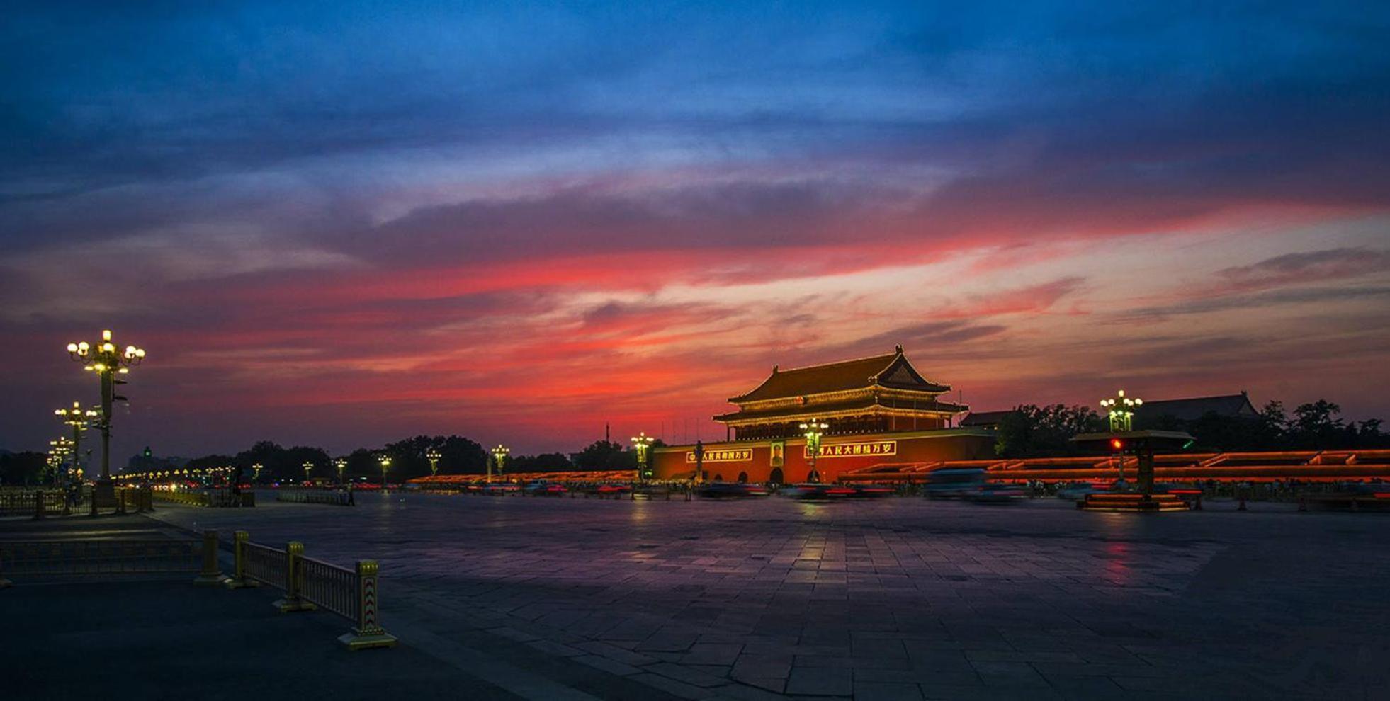 East Sacred Hotel: Tiananmen Square Proximity With Tourism Services